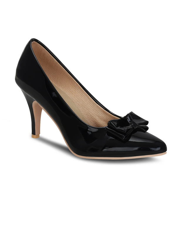 Get Glamr Women Black Solid Pumps