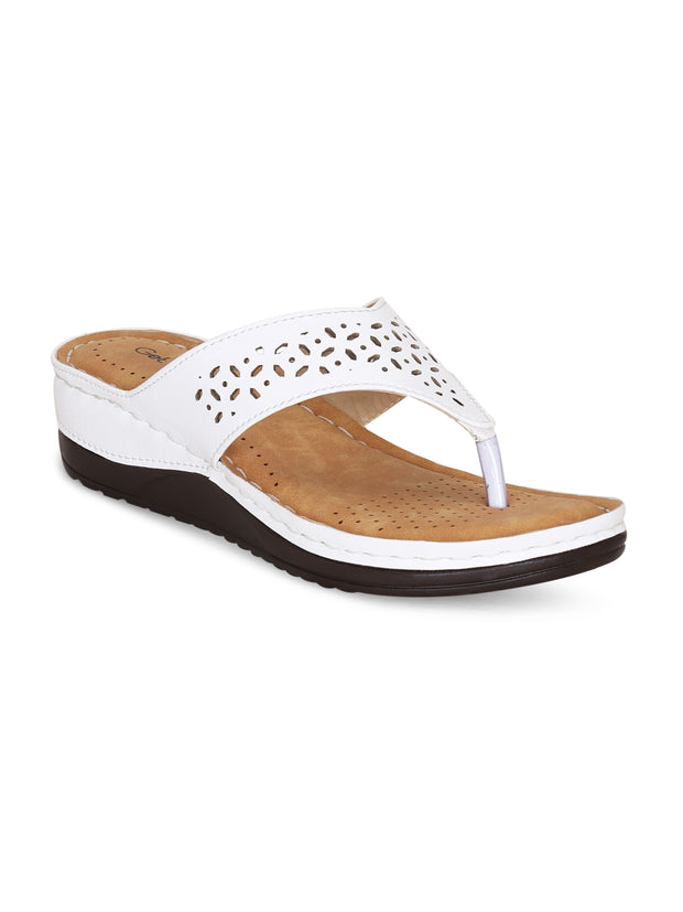 Women White Solid Open Toe Platform Sandals