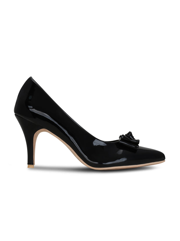 Get Glamr Women Black Solid Pumps